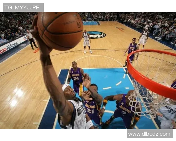 2011年NBA西部半决赛湖人与小牛的激烈对决与历史性转折